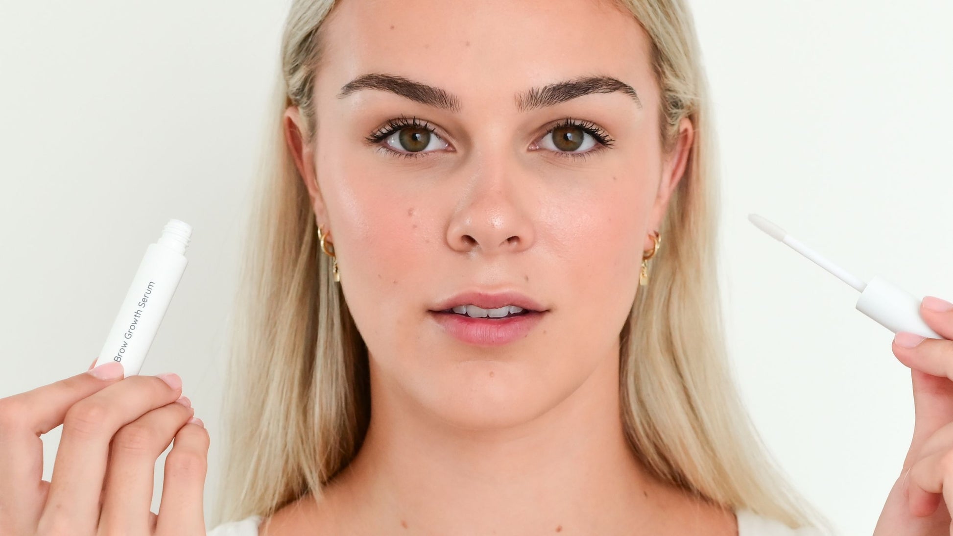 Serum Corner Eyelash Growth Serum with white background